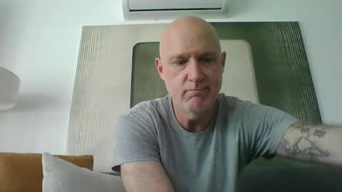 Snapshot of bigthickguyforyou chatting on 11-08-25, 01:00 Casey online show from 11-08-25, 01:00