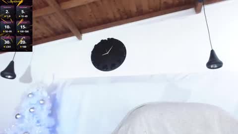 Snapshot of bigzehuz chatting on 12-11-24, 04:53 andres online show from 12-11-24, 04:53