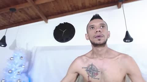 Snapshot of bigzehuz chatting on 12-27-24, 03:42 andres online show from 12-27-24, 03:42