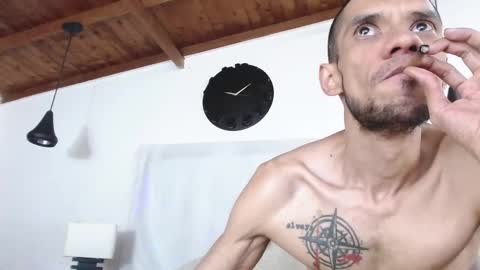 Snapshot of bigzehuz chatting on 01-19-25, 04:25 andres online show from 01-19-25, 04:25