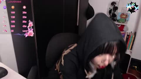 Snapshot of biihoney chatting on 09-16-25, 02:01 Valeria 3 online show from 09-16-25, 02:01