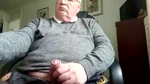 Snapshot of billlllllyb chatting on 05-17-26, 10:44 billlllllyb online show from 05-17-26, 10:44
