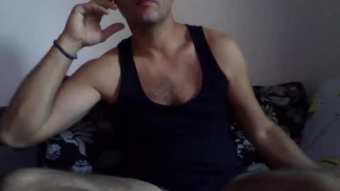 Snapshot of billos26 chatting on 09-22-25, 06:26 billys greece online show from 09-22-25, 06:26
