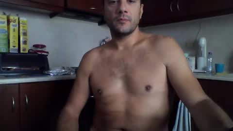 Snapshot of billos26 chatting on 10-13-25, 08:14 billys greece online show from 10-13-25, 08:14