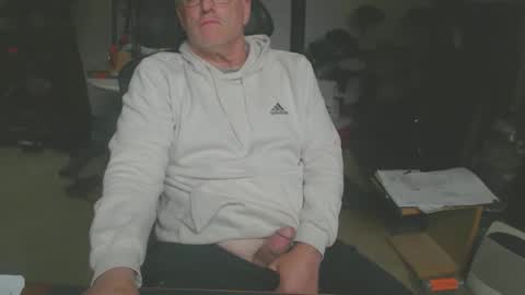 Snapshot of billp750876 chatting on 05-24-26, 04:23 billp750876 online show from 05-24-26, 04:23