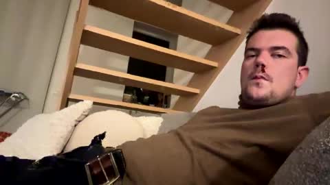 Snapshot of bingeling123 chatting on 10-11-25, 11:03 bingeling123 online show from 10-11-25, 11:03