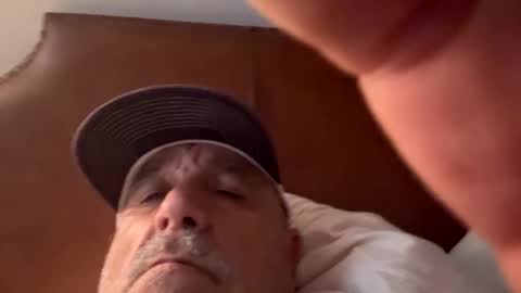 Snapshot of bird70 chatting on 11-15-25, 05:42 spunday online show from 11-15-25, 05:42