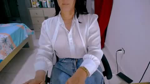 Snapshot of bittermomxxx chatting on 06-24-26, 04:50 bittermomxxx online show from 06-24-26, 04:50
