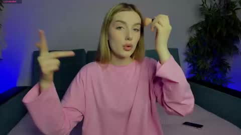 Julia online show from 02-10-25, 08:31