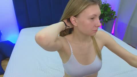 Julia online show from 02-11-25, 02:14