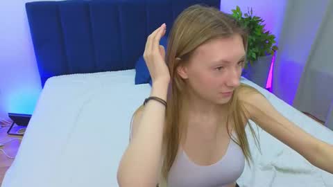 Julia online show from 02-11-25, 05:16