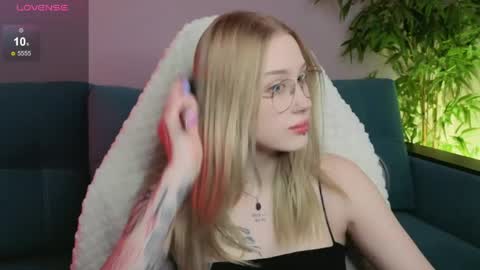 Julia online show from 04-04-26, 08:12