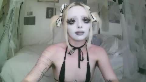 vampire fang  online show from 02-27-26, 07:47