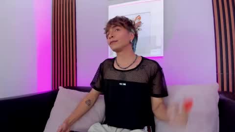  Oliver  online show from 04-18-26, 05:00