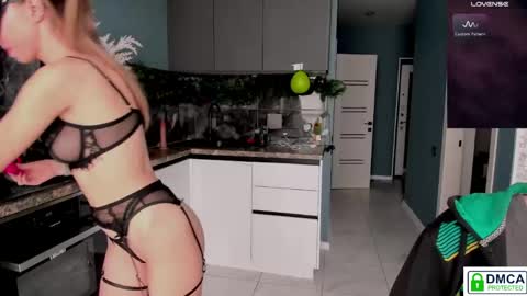 Mia and Rick online show from 04-05-26, 05:59