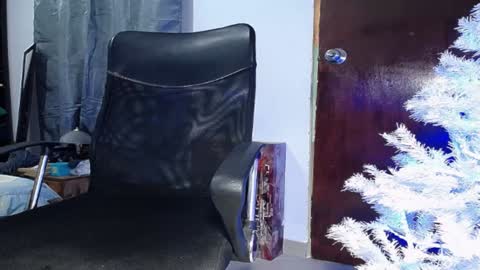 Snapshot of black_diamond_t chatting on 12-20-24, 01:47 Black Diamond online show from 12-20-24, 01:47