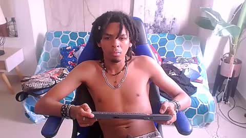 Black online show from 12-04-24, 02:37