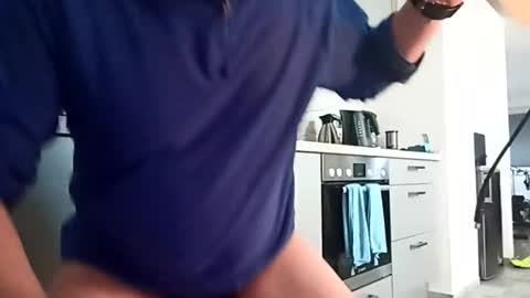 Manuel online show from 04-21-26, 04:34