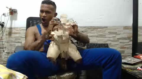 Snapshot of black_latino6 chatting on 11-07-25, 11:16 black_latino6 online show from 11-07-25, 11:16