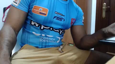 Snapshot of black_latino6 chatting on 04-08-26, 08:36 black_latino6 online show from 04-08-26, 08:36