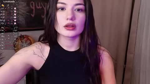 Snapshot of black_pant3r chatting on 12-18-24, 02:42 Mon Mon online show from 12-18-24, 02:42