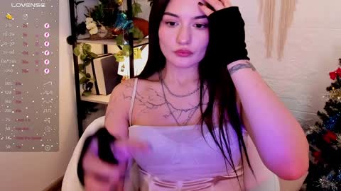 Snapshot of black_pant3r chatting on 12-22-24, 06:17 Mon Mon online show from 12-22-24, 06:17