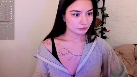 Snapshot of black_pant3r chatting on 01-04-25, 08:28 Mon Mon online show from 01-04-25, 08:28