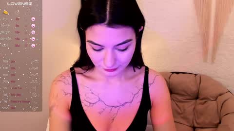 Snapshot of black_pant3r chatting on 01-17-25, 02:39 Mon Mon online show from 01-17-25, 02:39