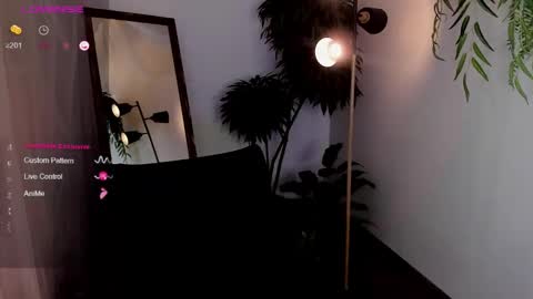 Snapshot of black_pant3r chatting on 03-09-25, 05:44 Mon Mon online show from 03-09-25, 05:44