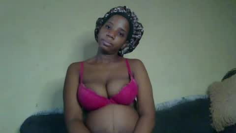 Snapshot of black_queen0111254 chatting on 04-20-26, 08:28 Blackqueen online show from 04-20-26, 08:28