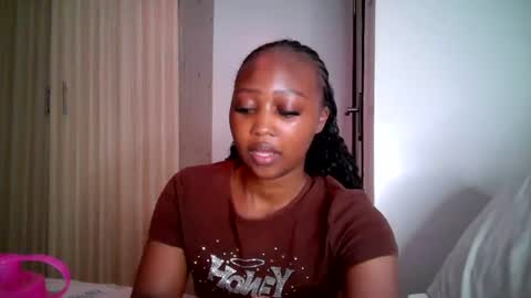Snapshot of black_rosey chatting on 06-14-26, 03:47 veraa online show from 06-14-26, 03:47