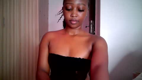 Snapshot of black_rosey chatting on 06-16-26, 06:27 veraa online show from 06-16-26, 06:27