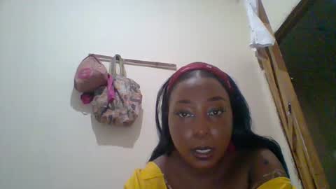 Snapshot of black_umbre chatting on 06-16-26, 07:11 Dee online show from 06-16-26, 07:11