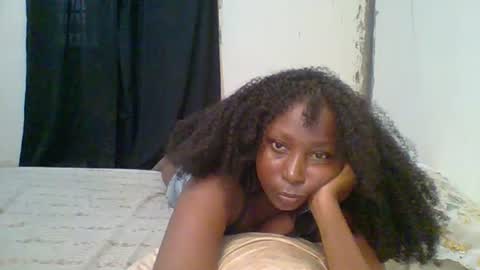 Snapshot of black_umbre chatting on 06-24-26, 08:24 Dee online show from 06-24-26, 08:24