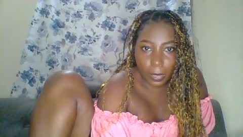 Snapshot of black_umbre chatting on 08-07-26, 02:02 Dee online show from 08-07-26, 02:02
