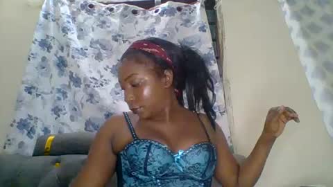 Snapshot of black_umbre chatting on 08-08-26, 03:52 Dee online show from 08-08-26, 03:52