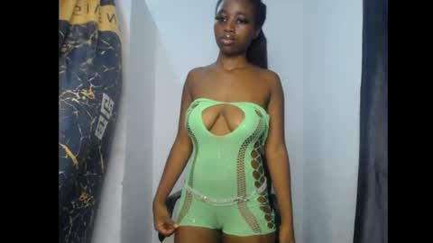Snapshot of blackbeauty60 chatting on 05-01-26, 06:12 lela online show from 05-01-26, 06:12