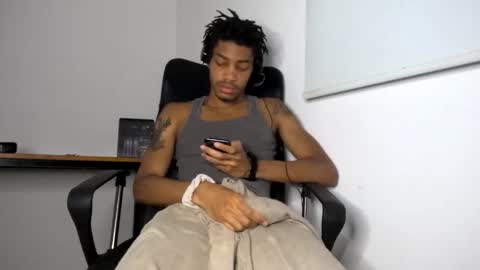 Snapshot of blackbulltitus chatting on 05-17-26, 06:44 BlackBullTitus online show from 05-17-26, 06:44