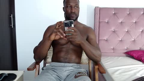 Snapshot of blacknikes chatting on 01-11-25, 09:57 Twtter 1MikeBeckford            Onlyfns beckfordmike online show from 01-11-25, 09:57