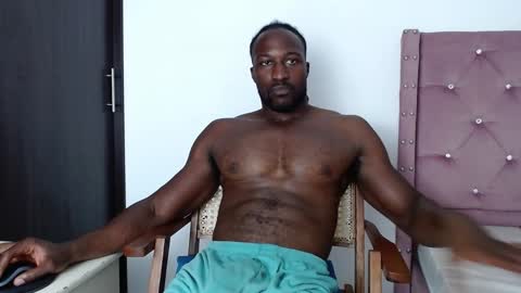 Snapshot of blacknikes chatting on 01-15-25, 01:31 Twtter 1MikeBeckford            Onlyfns beckfordmike online show from 01-15-25, 01:31