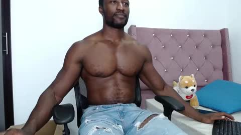 Snapshot of blacknikes chatting on 02-28-25, 02:09 Twtter 1MikeBeckford            Onlyfns beckfordmike online show from 02-28-25, 02:09