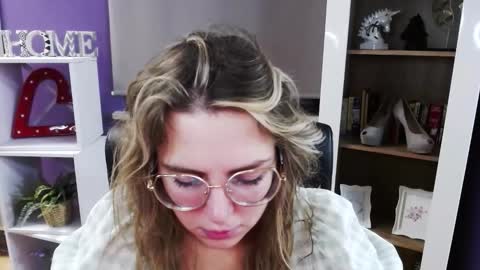 Z O E Y online show from 12-02-25, 05:35