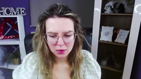 Z O E Y online show from 01-07-26, 05:32