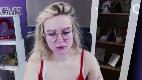 Z O E Y online show from 03-02-26, 05:30