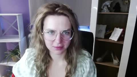 Z O E Y online show from 03-27-26, 05:46