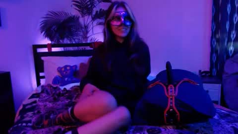 Snapshot of blackrxse chatting on 01-01-25, 11:18 Roselina online show from 01-01-25, 11:18