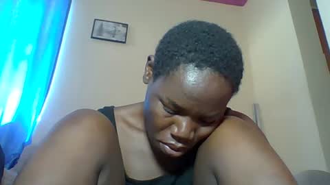 Snapshot of blacksexygal chatting on 07-11-26, 11:46 SARAH online show from 07-11-26, 11:46
