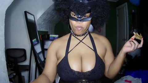 Snapshot of blacksirenqueen chatting on 12-01-24, 09:59 Queen Siren online show from 12-01-24, 09:59