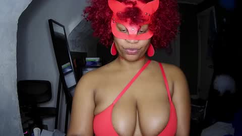 Snapshot of blacksirenqueen chatting on 12-05-24, 03:26 Queen Siren online show from 12-05-24, 03:26