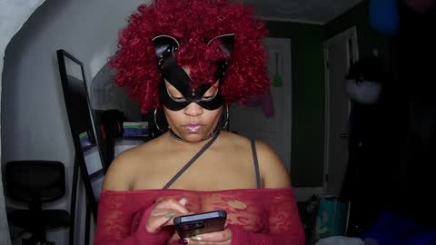 Snapshot of blacksirenqueen chatting on 12-12-24, 11:18 Queen Siren online show from 12-12-24, 11:18